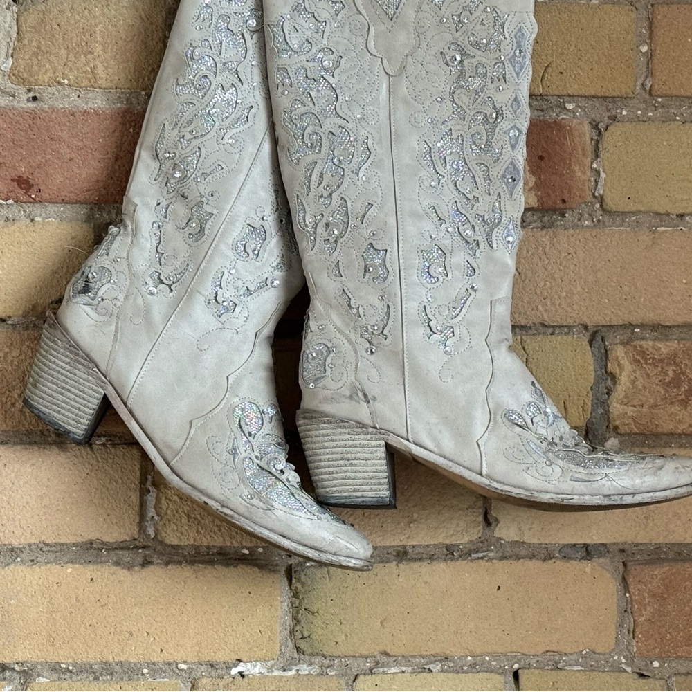 Vintage White/Silver Embellished Heeled Cowboy Boots